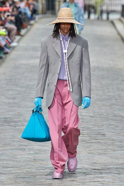 Look 1